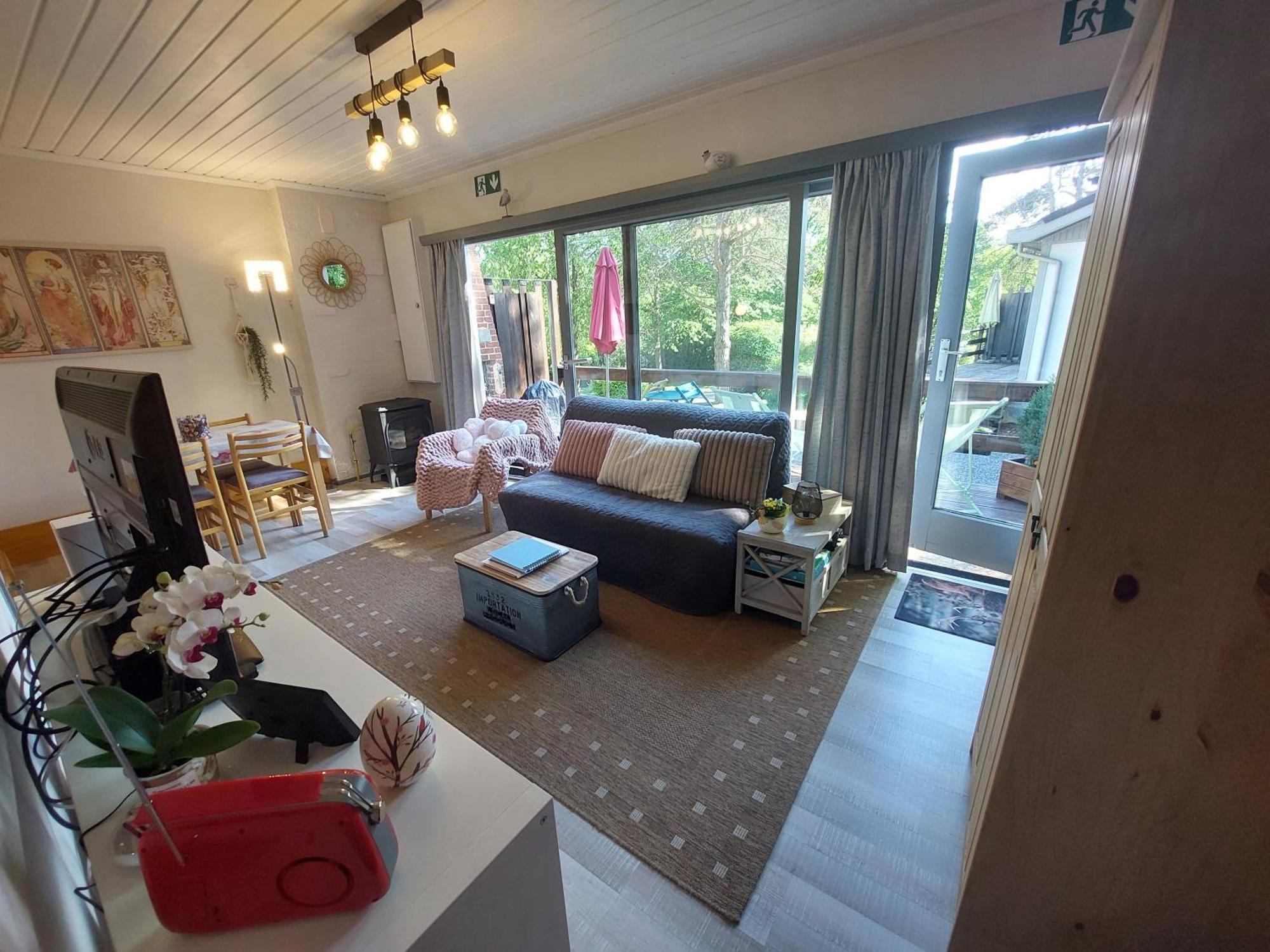 Le Petit Chalet - Bungalow Waulsort Zewnętrze zdjęcie